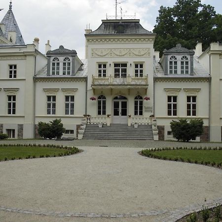 Palac W Nosowie Nosowo Экстерьер фото