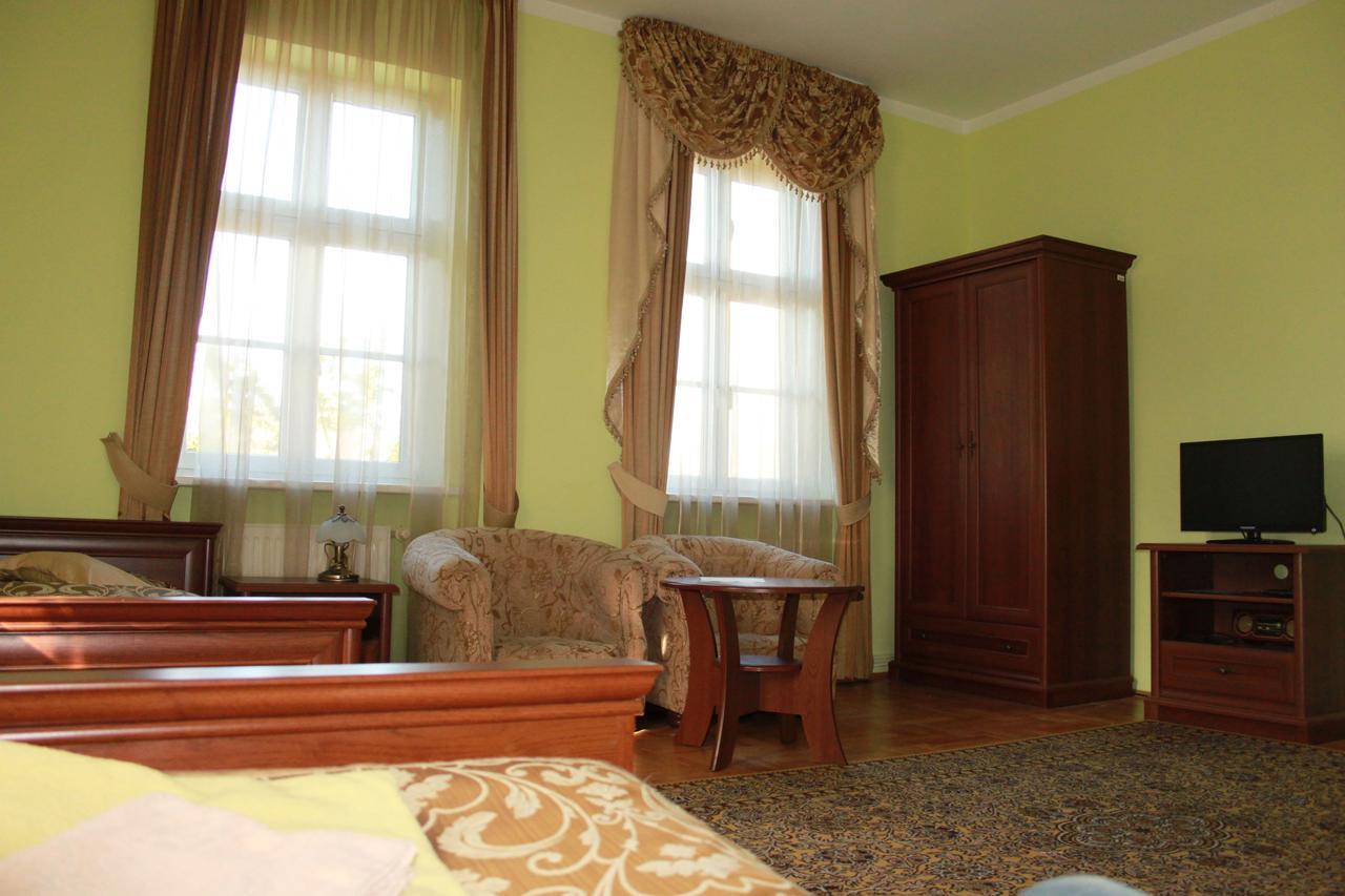 Palac W Nosowie Nosowo Экстерьер фото