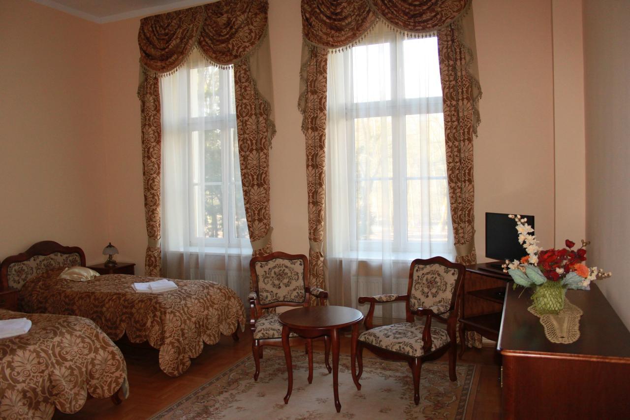 Palac W Nosowie Nosowo Экстерьер фото